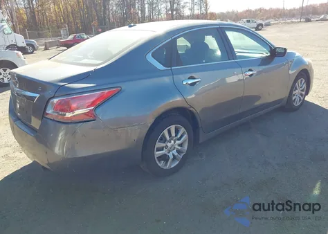 2015 Nissan Altima 2.5 S z USA, uszkodzony, nr VIN 1N4AL3AP2FC180507